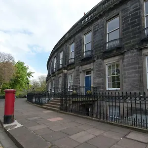city-retreat-edinburgh-aparthotels.edinburghhotelsuk.org/